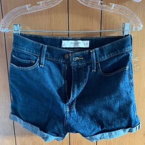 Abercrombie & Fitch High-waisted shorts